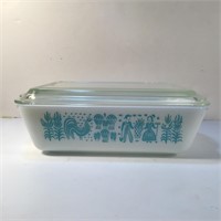 LARGE AMISH PYREX FREEZER JAR CHIP ON LID