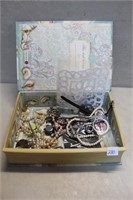 LOT OF JEWELS & MODERN BOX