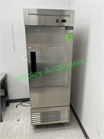 Dukers Commercial Grade Refirgerator