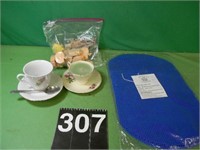 Placemats - 2 Cups That Is Candle Holder & Bird-