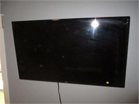 Samsung 42" Flat Screen T.V. with Wall Mount