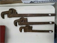3 Pipe wrenches