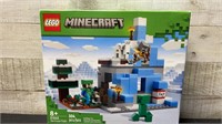 New Sealed Minecraft 304 Piece Lego Kit