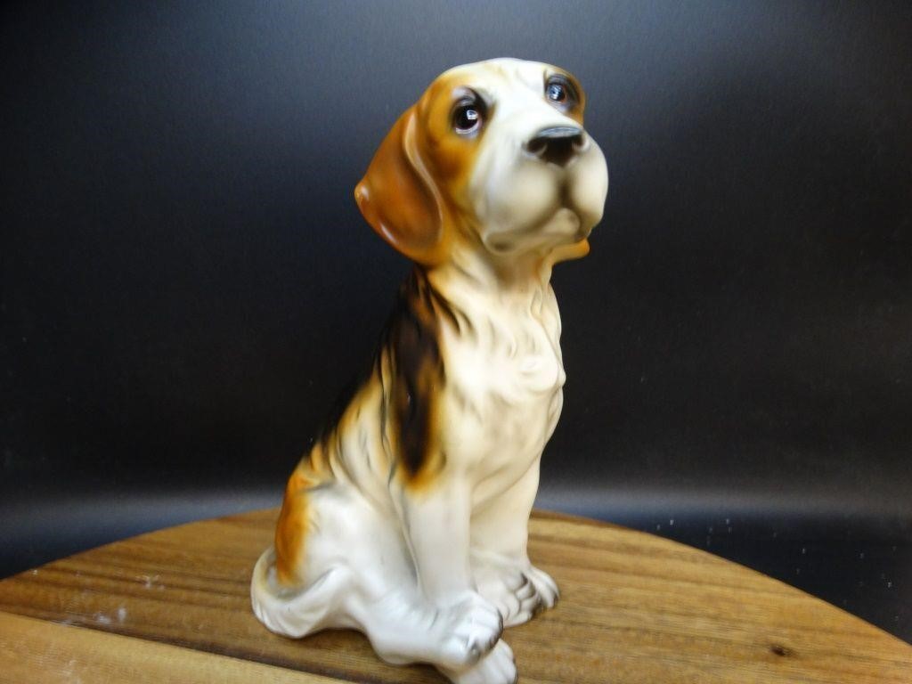7" Tall Porcelain Ceramic Hand Painted Hound Dog