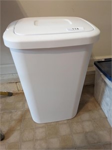 Plastic Trash Can with Lid
