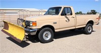 1990 Ford F250 Pickup w/Front Blade