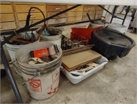 Contents Under Table: Oil Changing Bin, Pipe