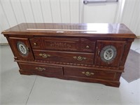 Dresser; 4 drawer/2 cabinet; approx. 64" W x 32"