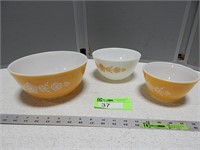 Pyrex 3 piece bowl set; 9", 7", 6"