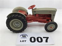 1/16 Scale Ford Tractor