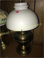 VINTAGE BRASS LAMP WITH MILK GLASS SHADE