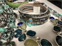 SHADES OF GREEN & BLUE+ / JEWELRY MIX