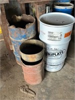 2 metal barrels, metal buckets