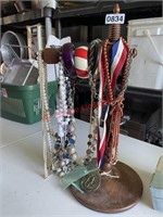 Vintage Costume Jewelry Lot  (Con2)