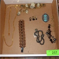 VINTAG & NEWER COSTUME JEWELRY (1 EARRING NEEDS A>