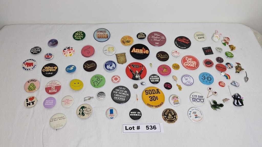 ASSORTED VINTAGE BUTTONS/PINS
