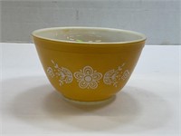 pyrex # 401 butterfly gold 1 1/2 pt. mixing bowl