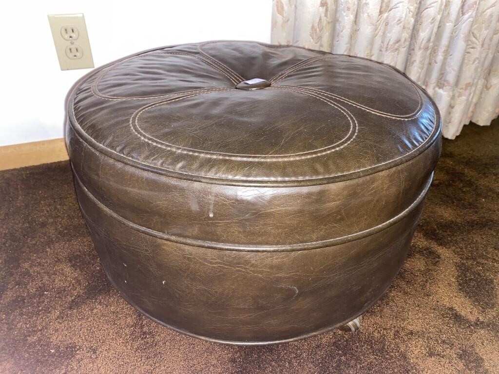 LEATHER STYLE OTTOMAN W/ WHEELS