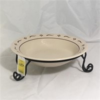 Pedestal Stand with pasta bowl