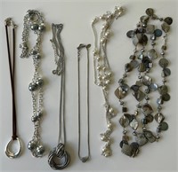 J - LOT OF COSTUME JEWELRY NECKLACES (J28 1)