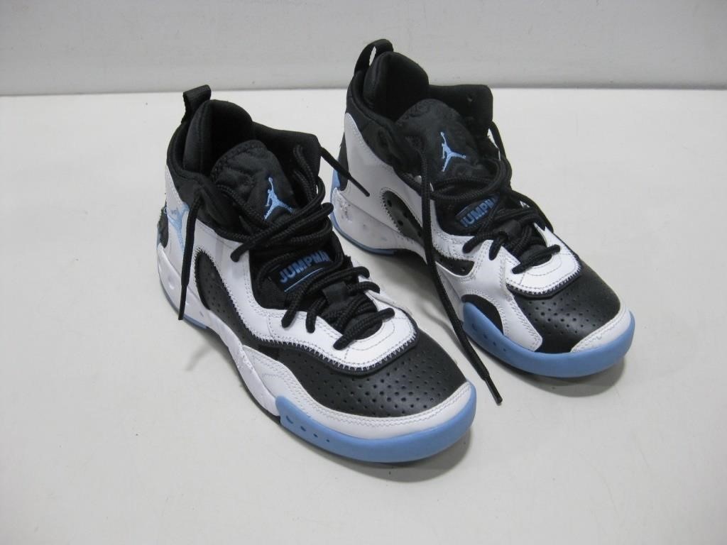 Boys Nike Jumpman Shoes Sz 5.5 See Info