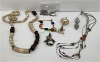 Small jewelry lot includes a very nice stone,