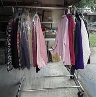 ADJUSTABLE HEIGHT ROLLING CLOTHES RACK