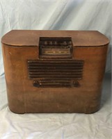 Antique Crosley Tube Radio Bakelite Knobs