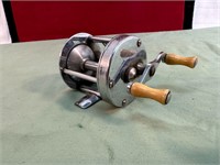 VINT. BAIT CASTING FISHING REEL