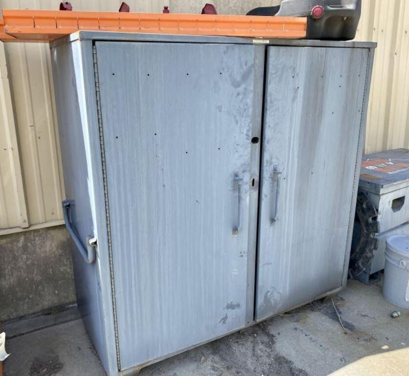Large 2 Door Grease Cabinet & Contents