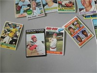 Vintage 1970s Topps Baseball Cards - lot of 22