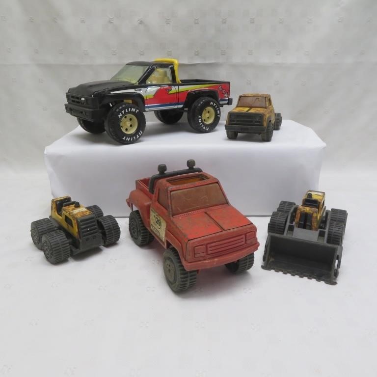 Toy Trucks - Metal - Worn / Rust - Vintage