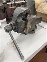 4" The Chas Parker Co Bench Vise