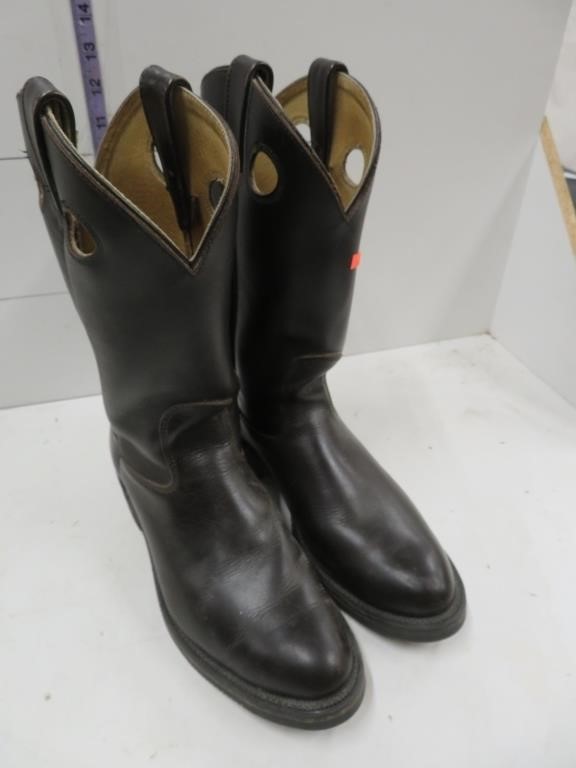 Size 8 Cowboy boots