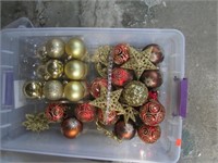 4 TUBS-- CHRISTMAS DECORATIONS / ORNAMENTS