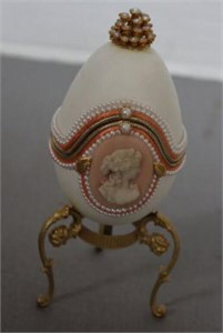 FOOTED CAMEO EGG MUSICAL JEWELRY BOX-WORKS