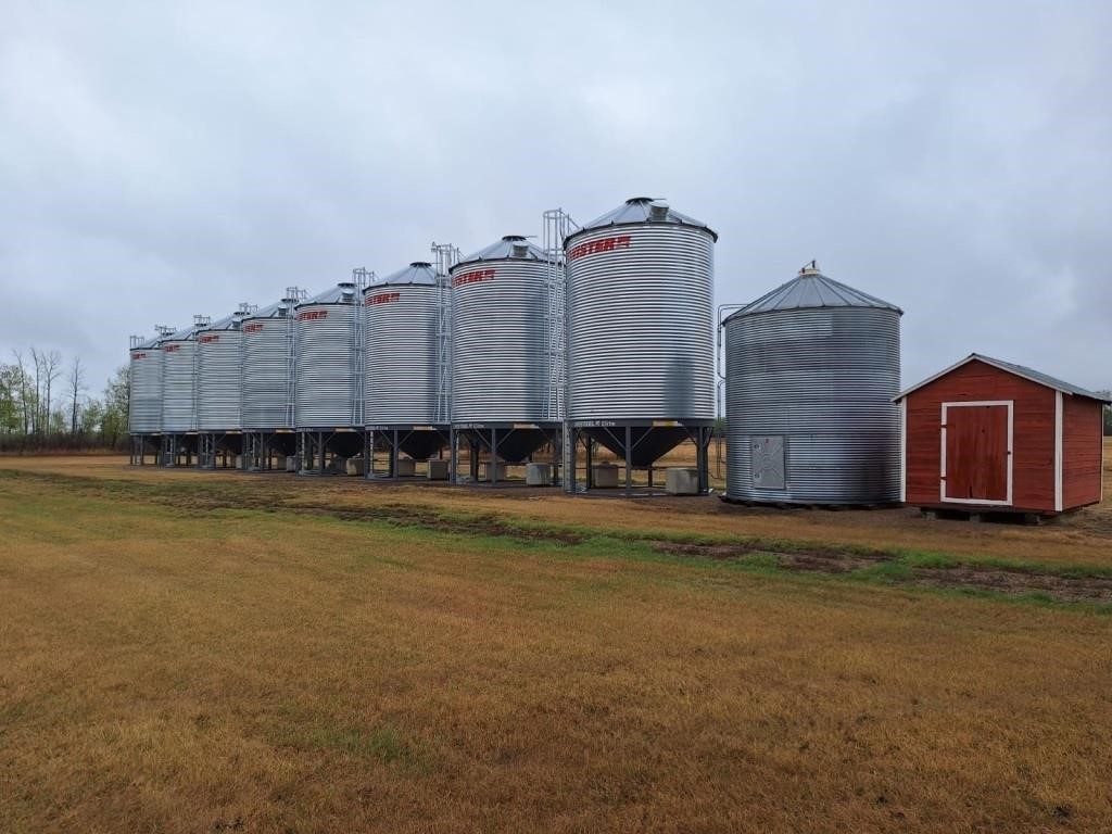 3200 BU GRAIN BIN W/ ROCKET AIR