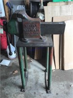 Reed MFG 106R 6” vice on stand,