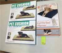 2 Self Warming Pet Cushions & Pet Bed Warmer