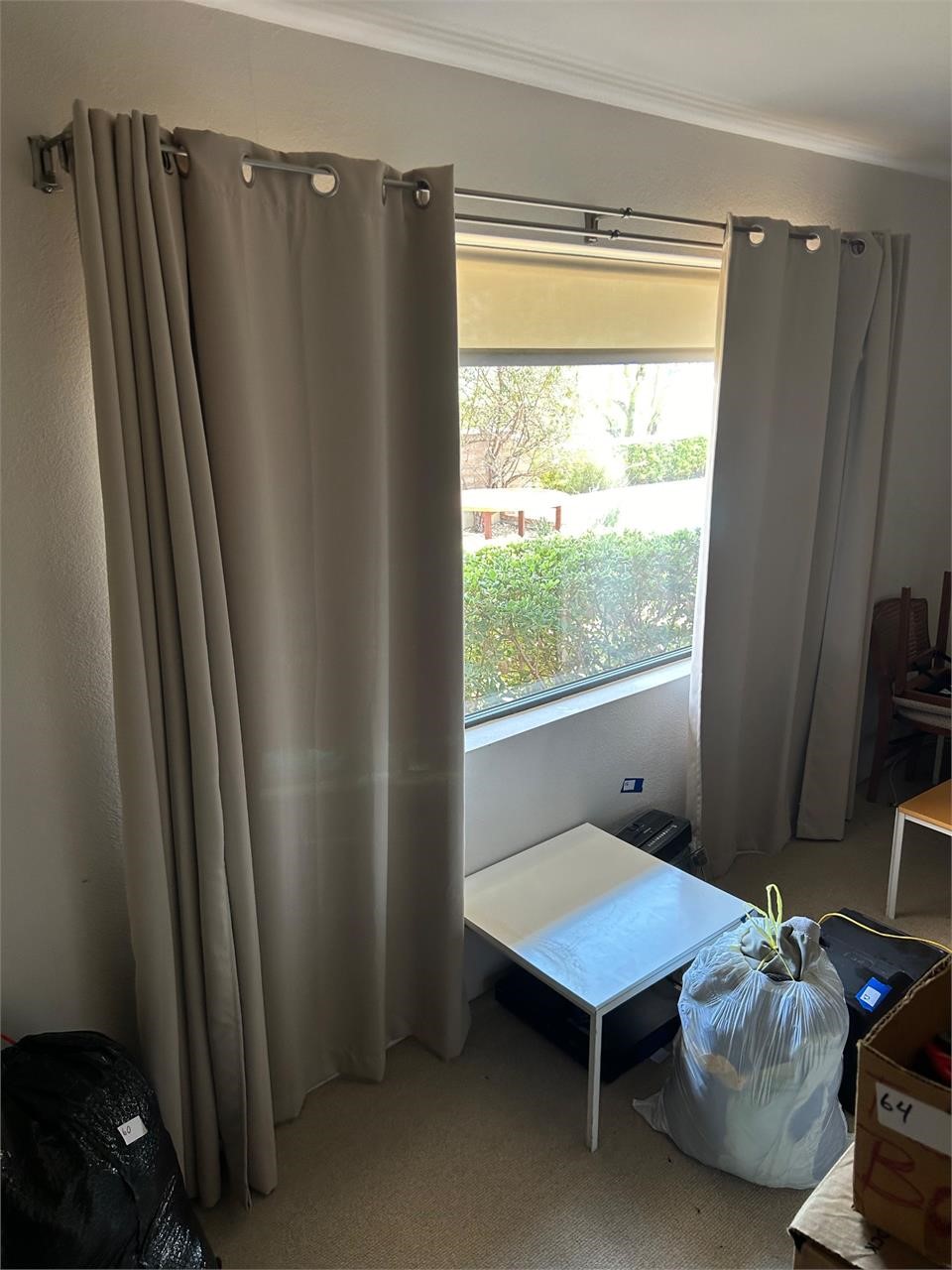4 Polyester Curtains w Rods