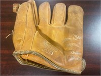 Nokona  Baseball Glove