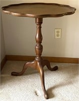 Vintage Solid Wood Scalloped Edge Side Table