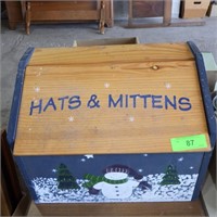WOODEN HATS & MITTENS BOX 16 1/2 x 10 1/2 x 13 >>>