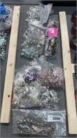 Mixed lot of beads