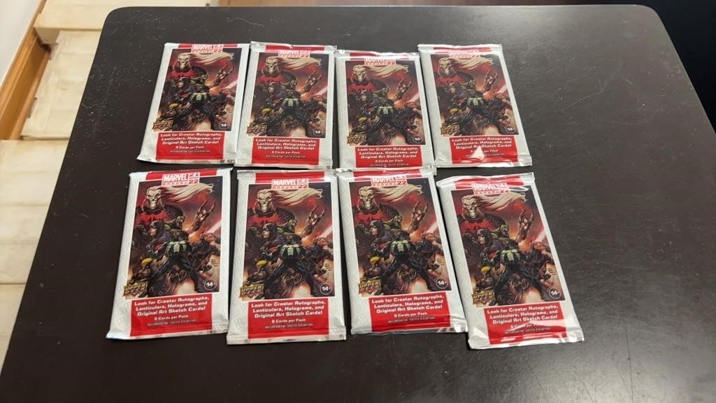 8 Packs of Marvel 21/22 Annual Trading Cards
