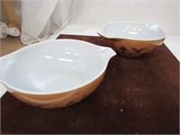 2) Pyrex 4 qt Brown Roosters Bowls