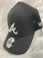 NEW ERA BLACK CAP - MEDIUM TO LARGE