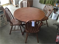 Oak Round 41" w/ 4 chairs