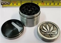 4 Piece 1.5"x1.5" Magnetic Lid Pewter Style Leaf