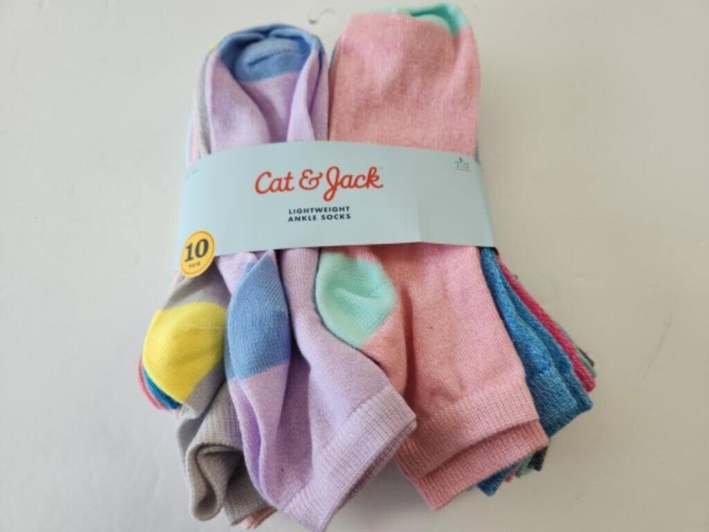 10 Cat and Jack pairs of Ankle Socks Size 3 to 10